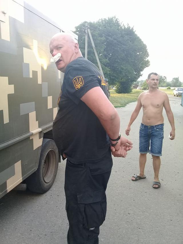 Конфликт вокруг агропредприятия на Кировоградщине: Нацгвардию и полицейских обвиняют в избиении. В Нацполиции уверяют, что они на стороне закона 02