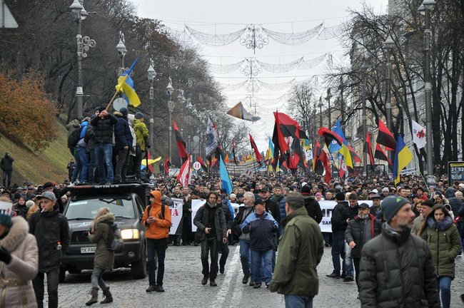 Наш враг олигархат! Наш враг - Порошенко!: сторонники Саакашвили провели марш в Киеве с призывом импичмента президента (обновлено) 29
