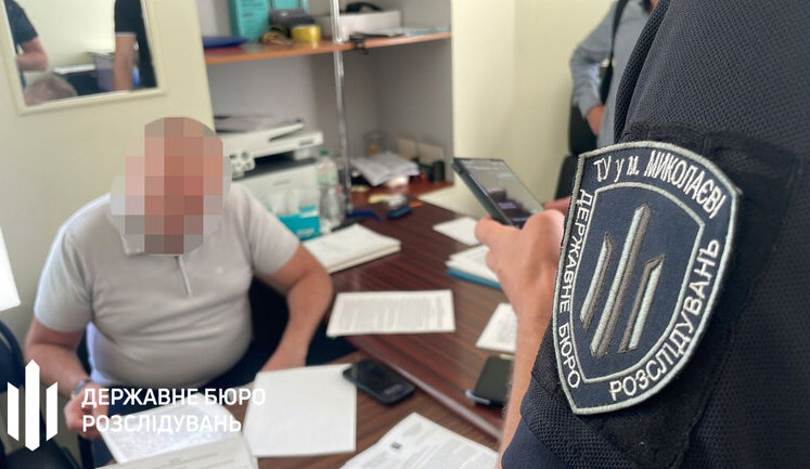 Migration Service officials who made money on foreigners have been exposed in Odesa region. Property worth UAH 150 million was found in their possession. PHOTO