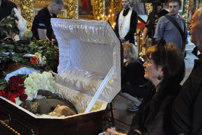 Медика из Госпитальеров Наталью Фраушер провели в последний путь 10