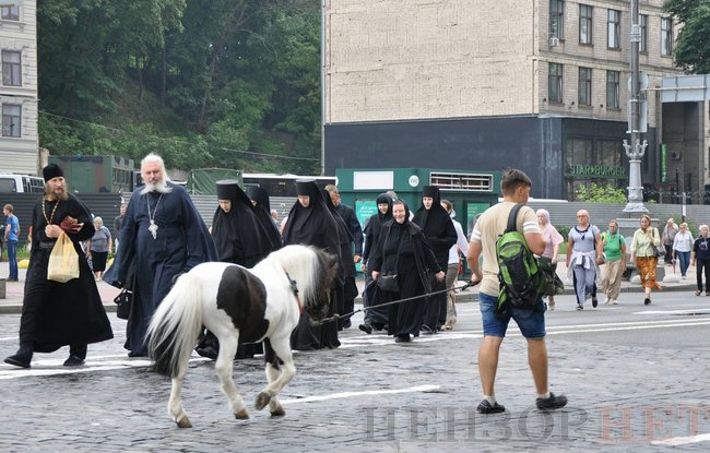 Онуфрій, Новинський, Бойко і віряни: як УПЦ МП хресну ходу проводили 58
