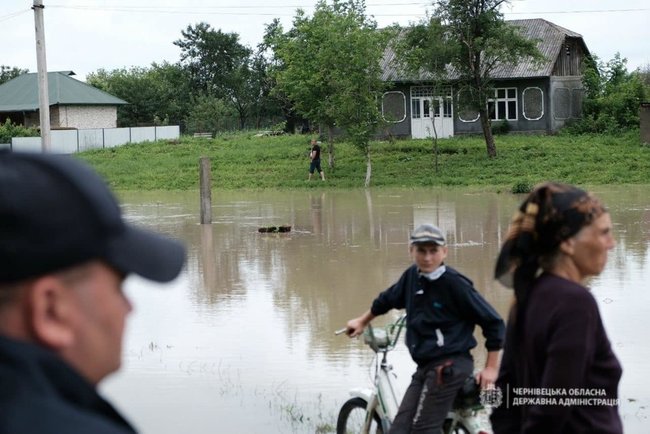 На Буковине 28 населенных пунктов подтоплены, 9 - без газа, 5 - без света, - ОГА 11 На Буковине 28 населенных пунктов подтоплены, 9 - без газа, 5 - без света, - ОГА 11