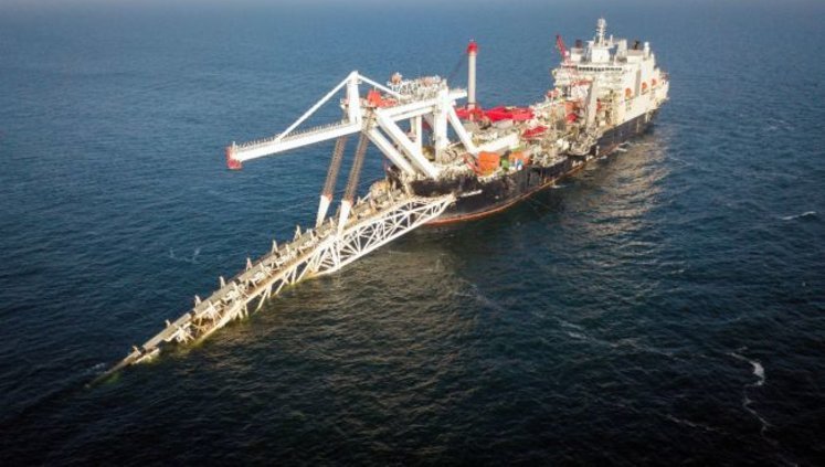 "Газпром" завершил укладку "Северного потока-2" в водах Германии