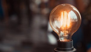 Через атаки РФ без світла залишилися чотири області України