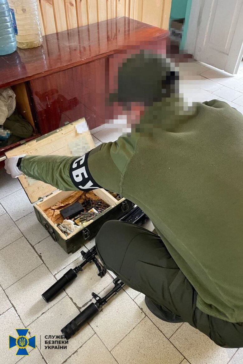 Затримано чоловіків, які торгували трофейною зброєю