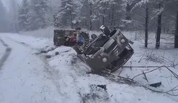 уаз російський догори колесами поблизу куп’янська