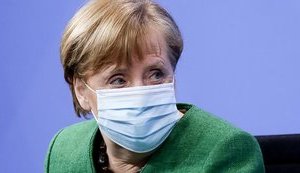 Меркель зробила другий укол проти COVID-19 вакциною Moderna замість AstraZeneca