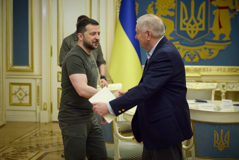 Говорили про реалізацію української формули миру, - Зеленський зустрівся із сенатором США Ліндсі Гремом 01