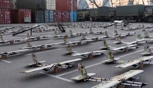 Підрозділам Сил оборони передали 100 дронів-камікадзе "Блискавка"