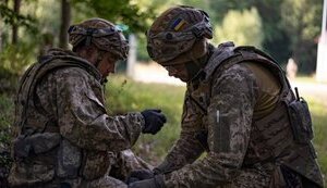 Допоможіть врятувати руку десантнику