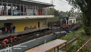 Червона лінія метро Києва працює у звичайному режимі, але "Чернігівська" закрита