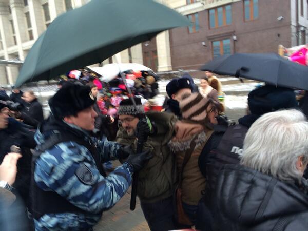 москва протест зонт