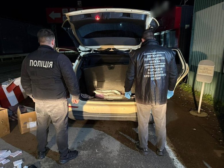 Иностранцы выманивали деньги за 