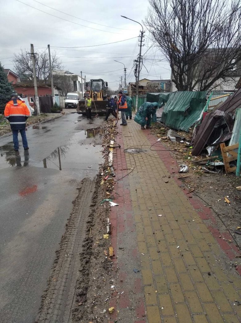 Over 16 kilometers of streets cleaned in Irpin 02