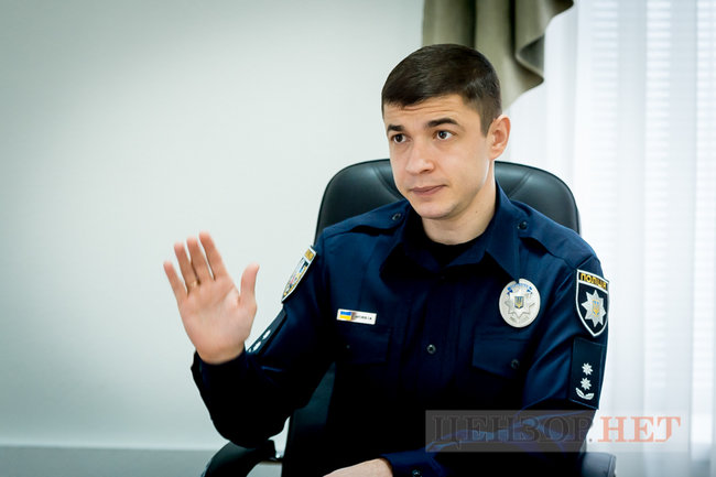 Начальник Департаменту міграційної поліції Нацполіції Сергій Пантелєєв: Канал був створений через ситуацію з ковідом. Люди добу пливли без їжі й води в контейнерах 03
