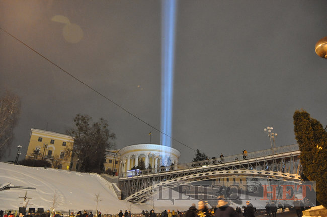 Лучи Достоинства зажгли в Киеве 11