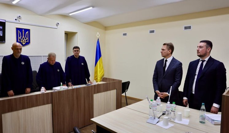 Довічне ув’язнення: на Харківщині прокуратура домоглася покарання для вітчима, який ґвалтував 3 падчерок
