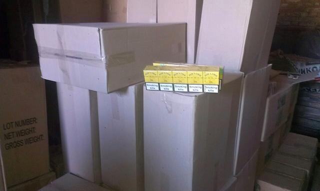 Податківці на Одещині вилучили з незаконного обігу цигарки й алкоголь на суму понад 1,8 млн грн 05