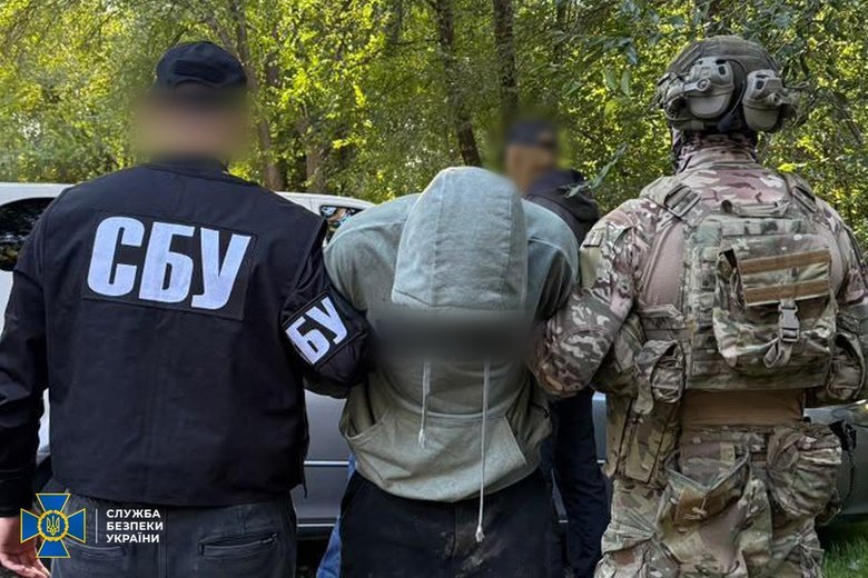 Викрито торговців зброєю