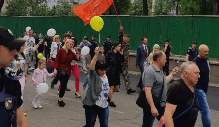 Поліція Дніпра відкрила 2 кримінальні справи за фактом публічного використання забороненої символіки. ВІДЕО+ФОТОрепортаж