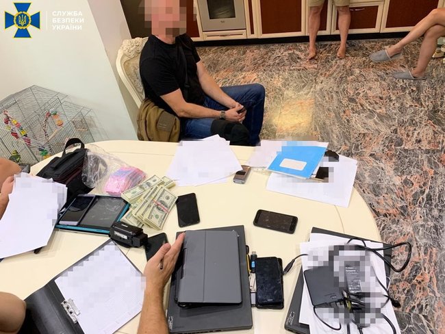 СБУ блокировала контрабанду сильнодействующих веществ для производства анаболиков, найдены около 2 тонн готовой продукции 06