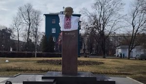Из Краматорска эвакуируют памятники Шевченко, Быкову и ликвидаторам ЧАЭС. ФОТО