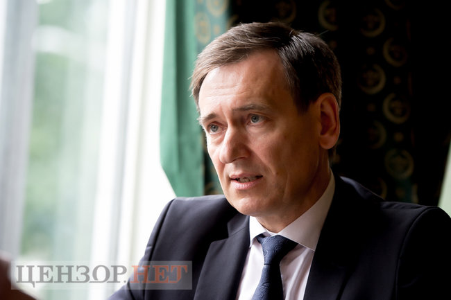 Представник президента у КСУ Федір Веніславський: Тупицький уже ніколи не повернеться на посади судді та голови Конституційного Суду 01