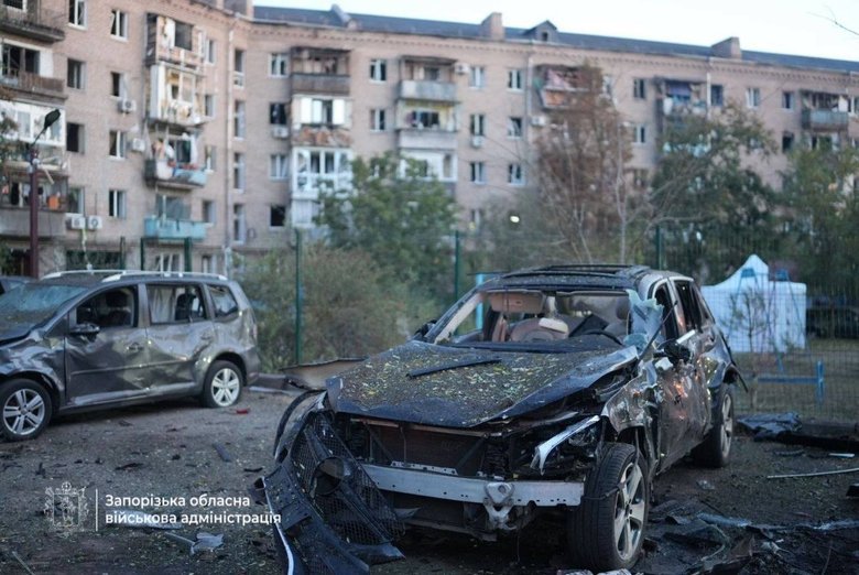 Росіяни атакували Запоріжжя КАБом: загинув чоловік, є поранені