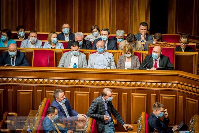 Радісна Верещук, Корнієнко, який насмішив зал, вітання Гетманцева Королевській і розуміючий погляд Третьякової на Тищенка, - робота ВР 17 липня 05