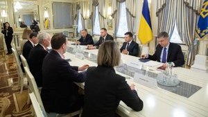 Зеленский обсудил с сенаторами США ход антикоррупционных реформ