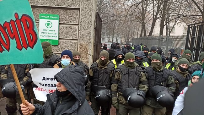Врятуйте мікробізнес: ФОПи протестують біля стін Верховної Ради 06