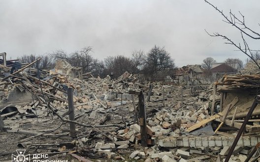 Росіяни скинули авіабомби на Дружківку: дев’ятеро постраждалих, пошкоджені адмінбудівлі та будинок