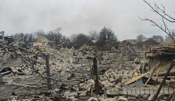 Россияне сбросили авиабомбы на Дружковку: девять пострадавших, повреждены административные здания и жилой дом