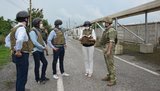 Група депутатів Національних зборів Франції відвідала КПВВ "Гнутове" в зоні ООС. ФОТО