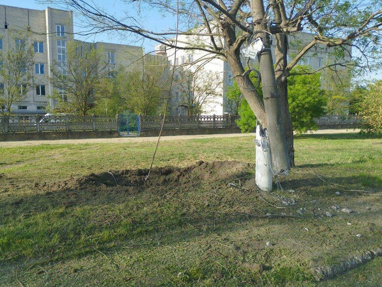 Рашисти ударили по лікарні у Бериславі, - ОВА 04