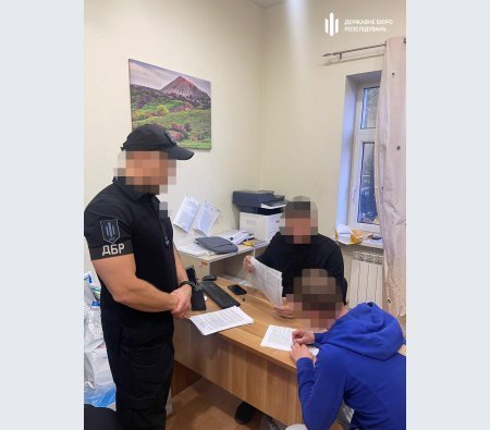ДБР повідомило про підозру двом посадовцям частини