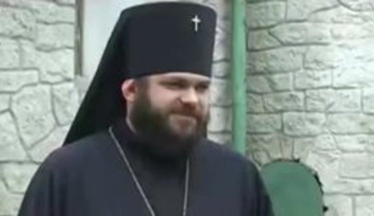 "Вибачаюсь перед віруючими і прошу прощення у Бога. Все зі смиренністю приймаю", - архиепископа УАПЦ Мстислава за драку в ресторане отправили в монастырь для "молитвенного покаяния". ВИДЕО