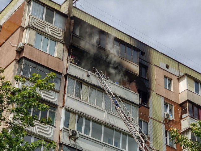 В многоэтажном жилом доме в Киеве произошел пожар: 77-летняя женщина сгорела заживо 03
