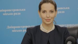 Депутаты и судьи всех уровней - 3100 евро (84 000 гривен), Генпрокурор - 4300 евро, средняя ЗП -1160 евро, пенсия - 490 евро, - Мерило рассказала, сколько получают люди в Эстонии