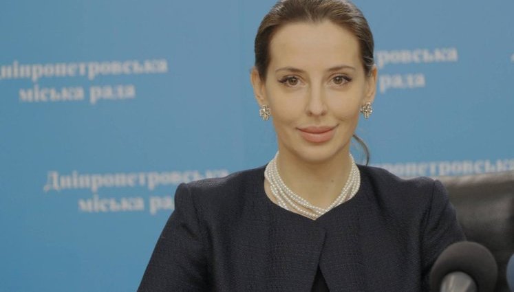 Депутаты и судьи всех уровней - 3100 евро (84 000 гривен), Генпрокурор - 4300 евро, средняя ЗП -1160 евро, пенсия - 490 евро, - Мерило рассказала, сколько получают люди в Эстонии