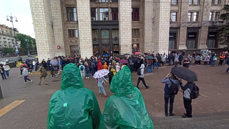 Понад 1200 українців стоять у черзі за маркою Русскій воєнний корабль… ВСЬО! 06