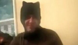 Окупантам із Комі видали балаклави "з вушками": "Теперь меня называют Бэтмен". ВIДЕО