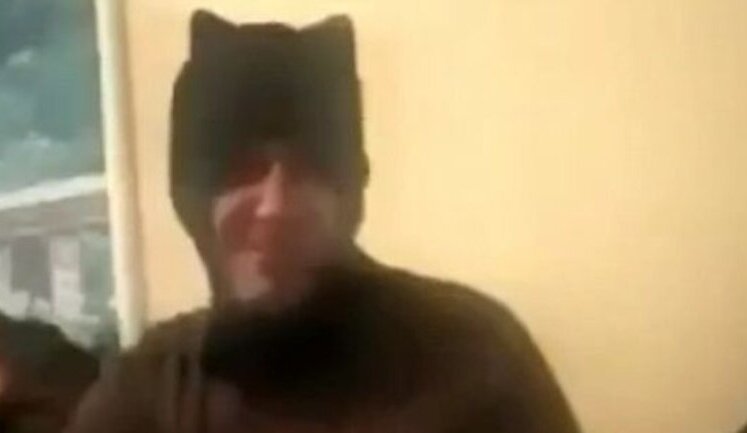 Окупантам із Комі видали балаклави "з вушками": "Теперь меня называют Бэтмен". ВIДЕО