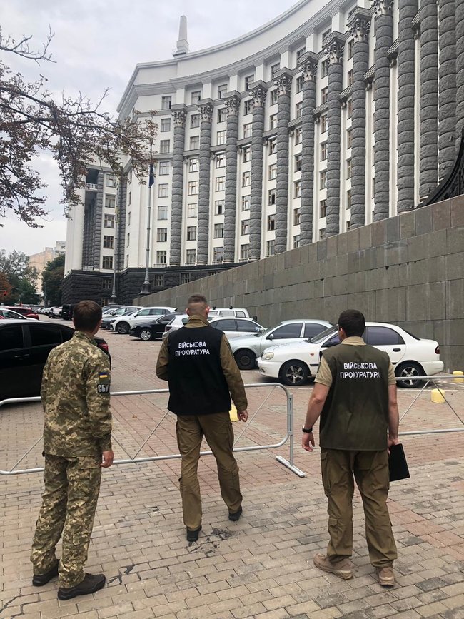 Правоохранители проводят обыски в помещениях Кабмина, погранслужбы и ГФС 01