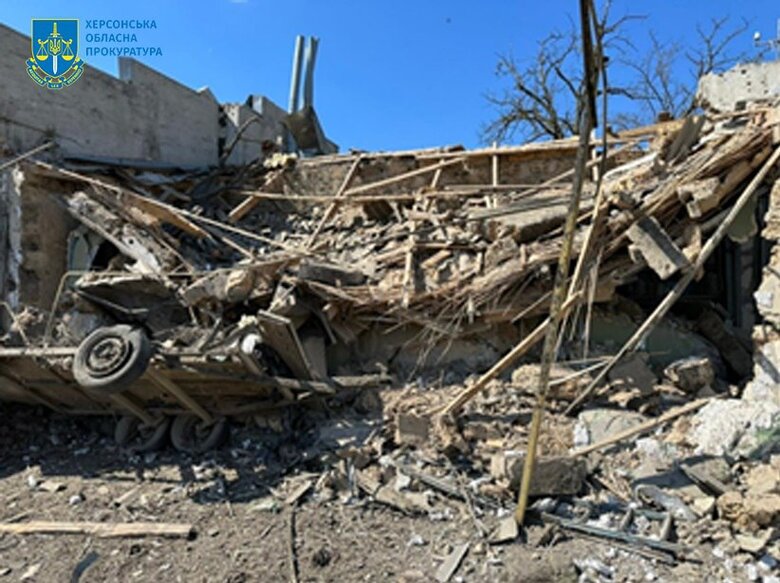 Russians shelled Bilozerka district in Kherson region: they aimed at church and residential buildings 01