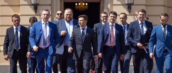 Новые рейтинги центра Разумкова показывают обвальное падение популярности Слуг народа 02