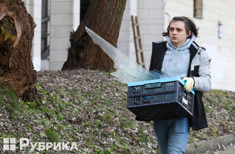 Внаслідок російського обстрілу Києва значно постраждали будівлі Київського нацуніверситету імені Тараса Шевченка 02