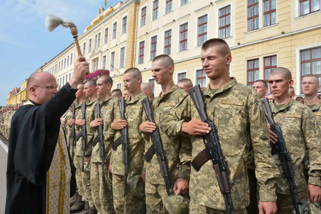 Першокурсники Національної академії сухопутних військ присягнули на вірність українському народу 08