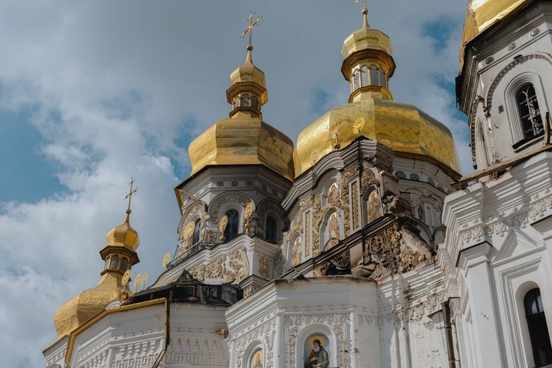 Масований удар по Києву: заява Зеленського після відвідин Лаври