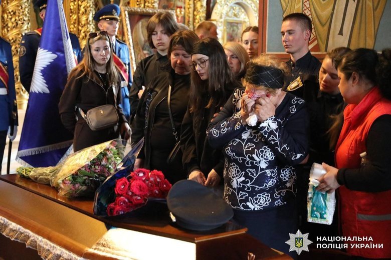 В Киеве провели в последний путь полицейских Дениса Будченко и Дмитрия Бондарчука